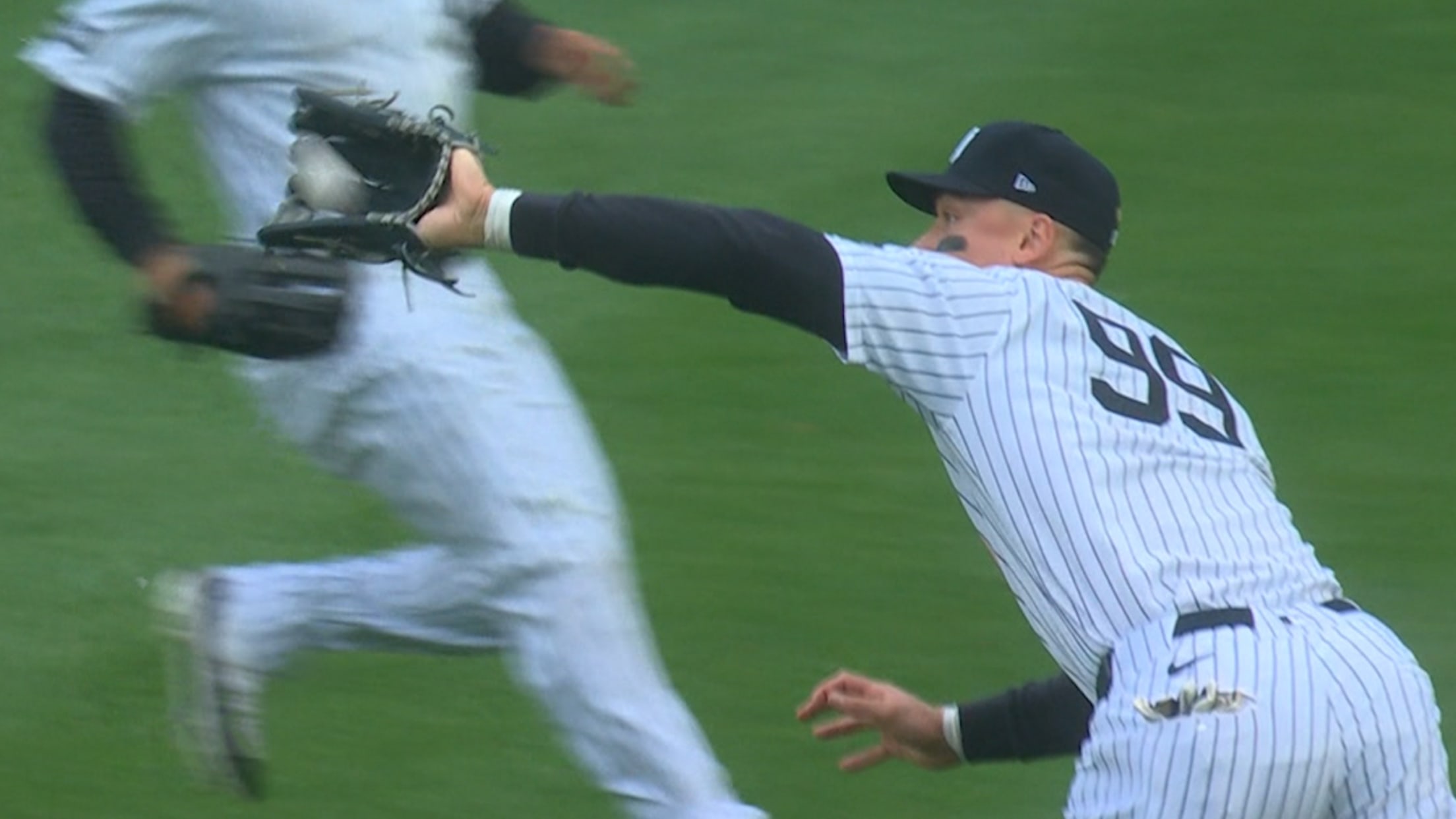 Aaron Judge diving catch New York Yankees live defense play