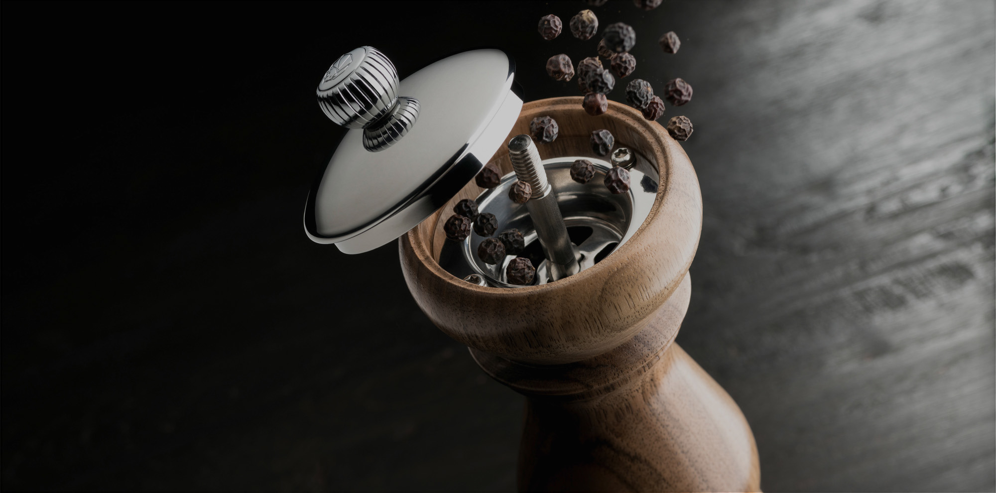Peugeot Saveurs spice and pepper mills in action