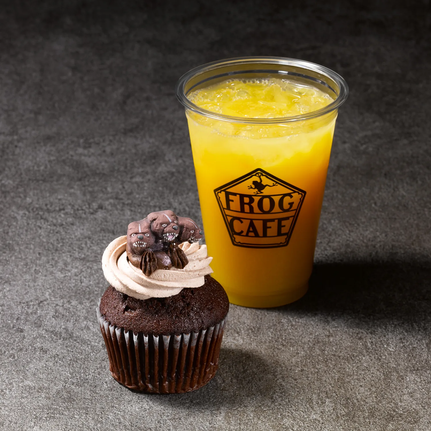 Fluffy chocolate cupcake and drink set at Frog Cafe