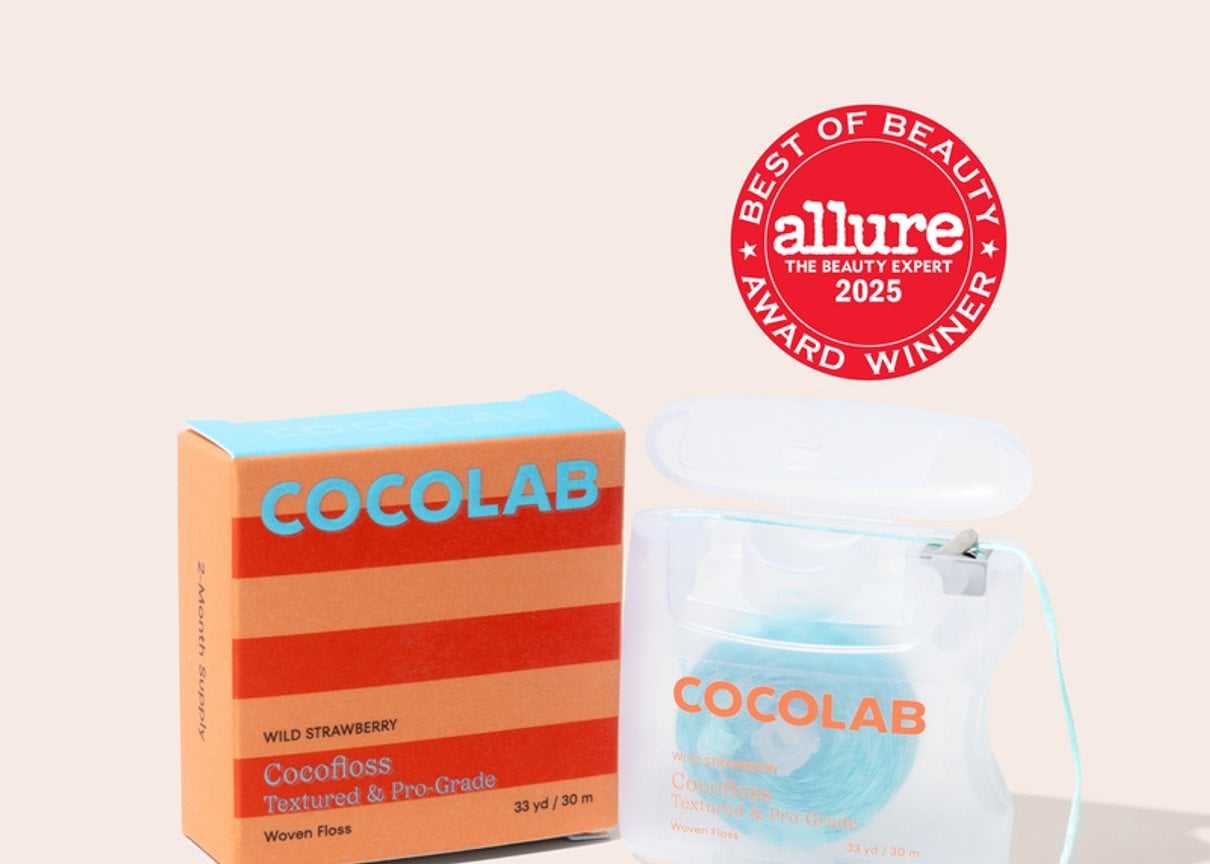 Cocofloss Wild Strawberry dental floss package