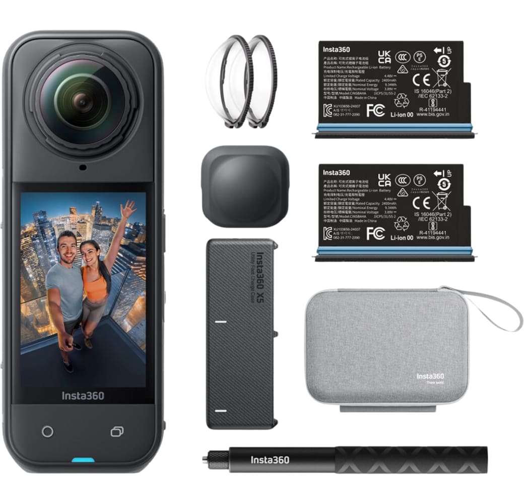 Insta360 X5 Essentials Bundle auf hellem Hintergrund