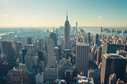 Uitzicht op de skyline van New York voor een reis met US dollars