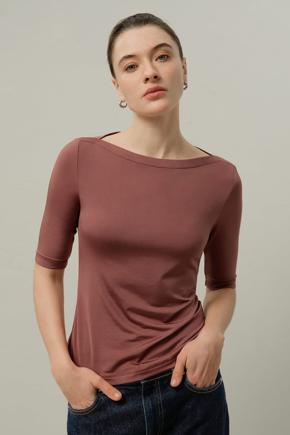 Lilysilk Silk Jersey Kollektion in einer Modeaufnahme