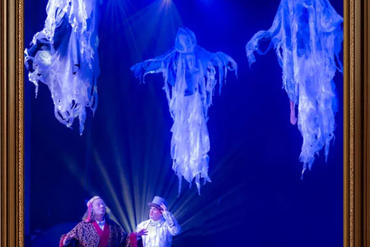 Aerial performers from Scrooge Cirque Extravaganza