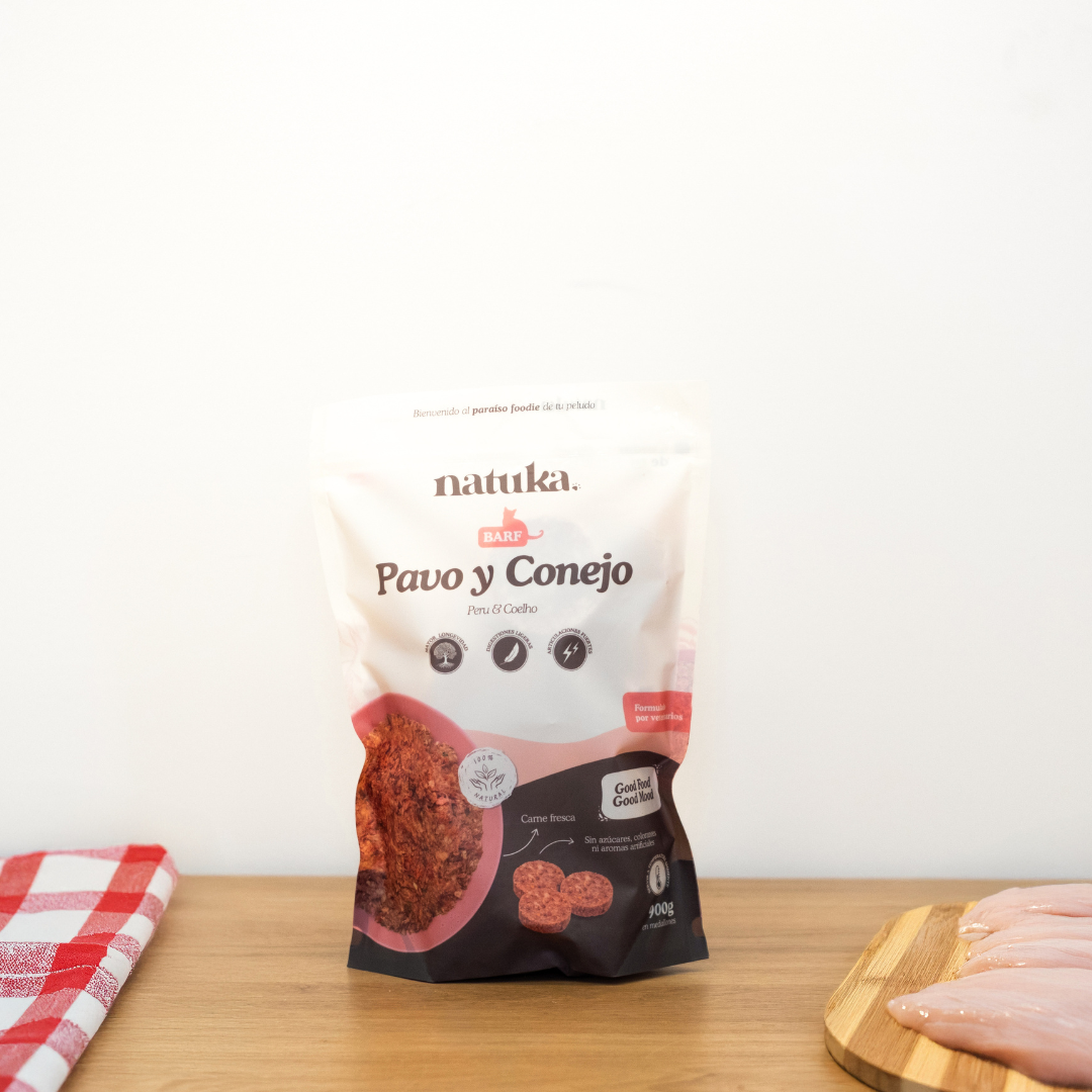 Menú BARF de pavo y conejo para gato de Natuka