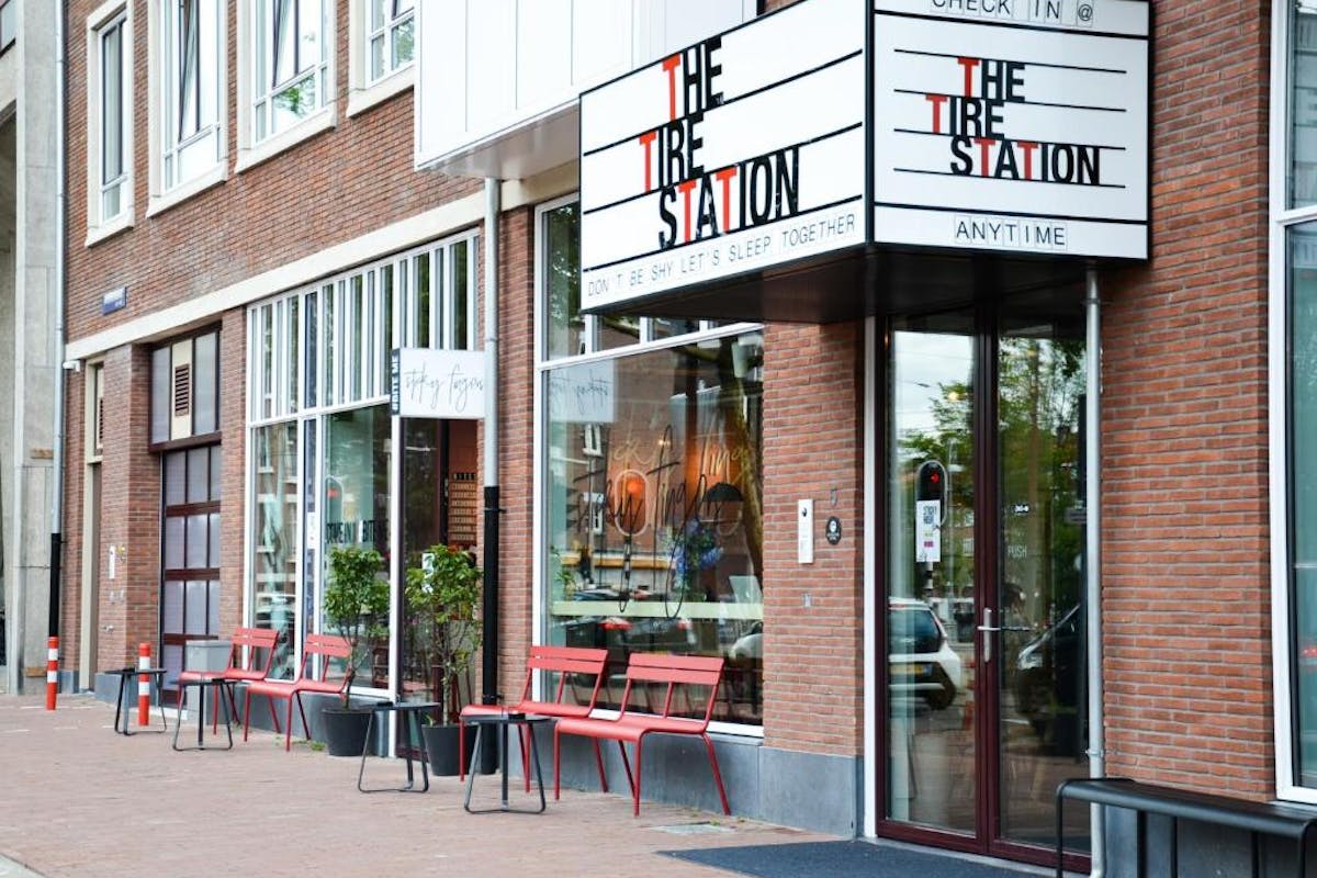 Entrén till Conscious Hotel The Tire Station