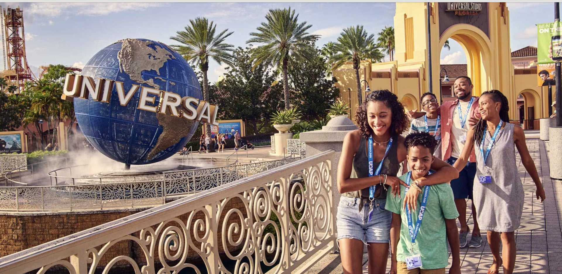 Family approaching the Universal Studios Florida entrance