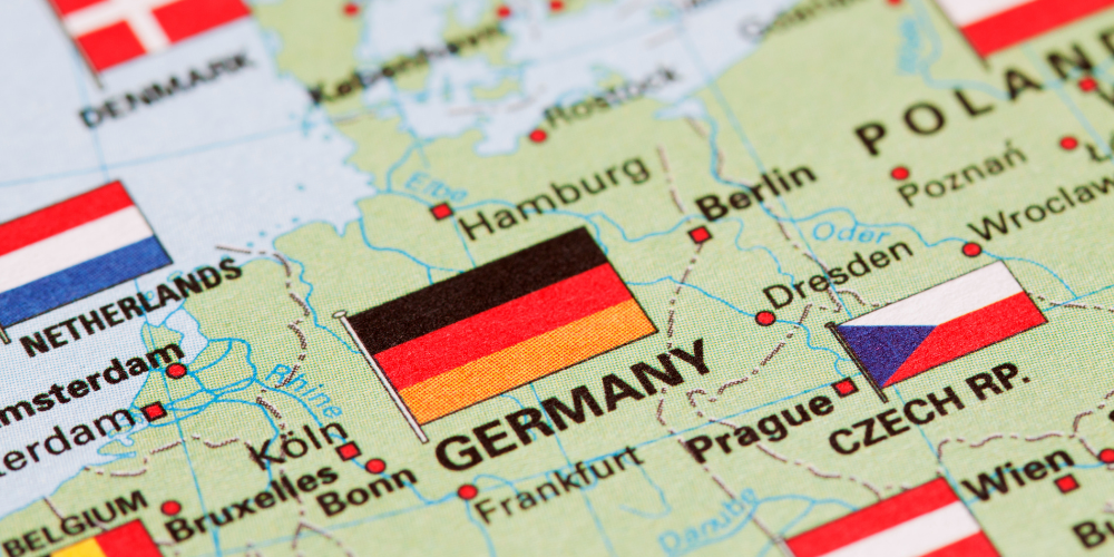 Deutschlandkarte mit Länderflaggen