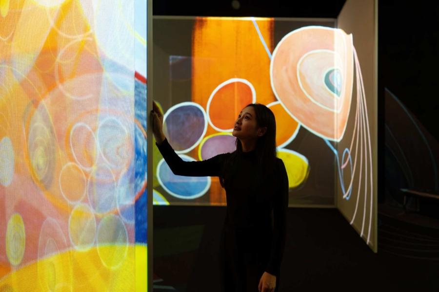 Student in the Art of Abstraction Gallery at Frameless