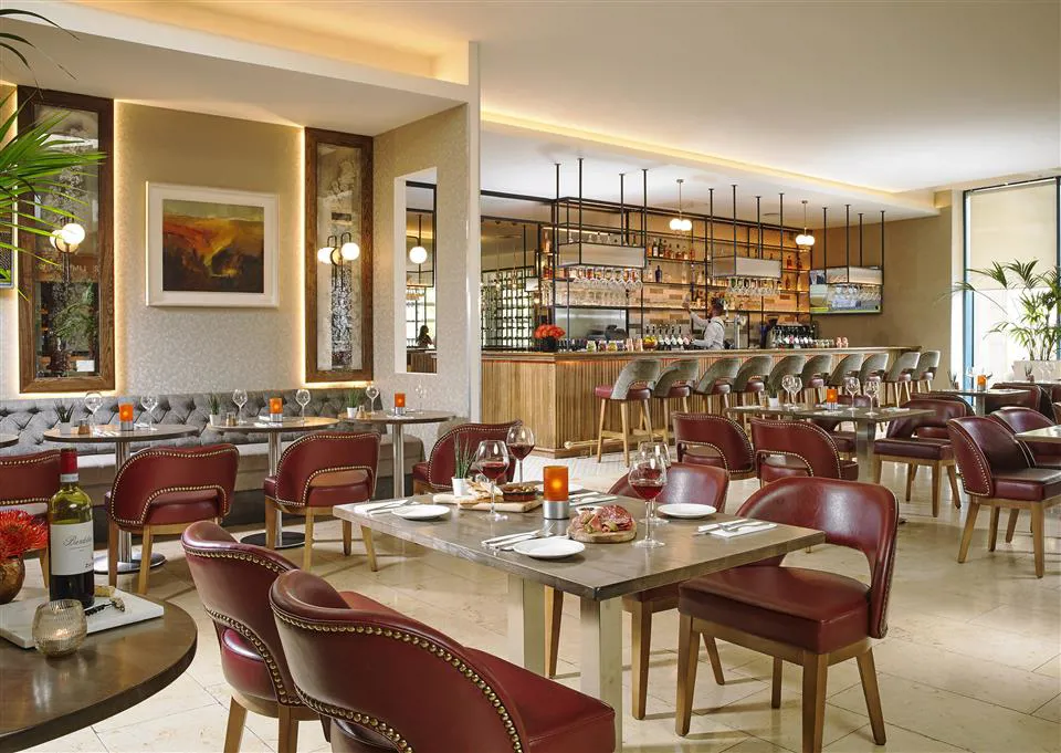 22 Bar and Restaurant at Castleknock Hotel