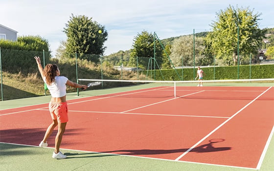 Tennis court at La Vallée holiday park