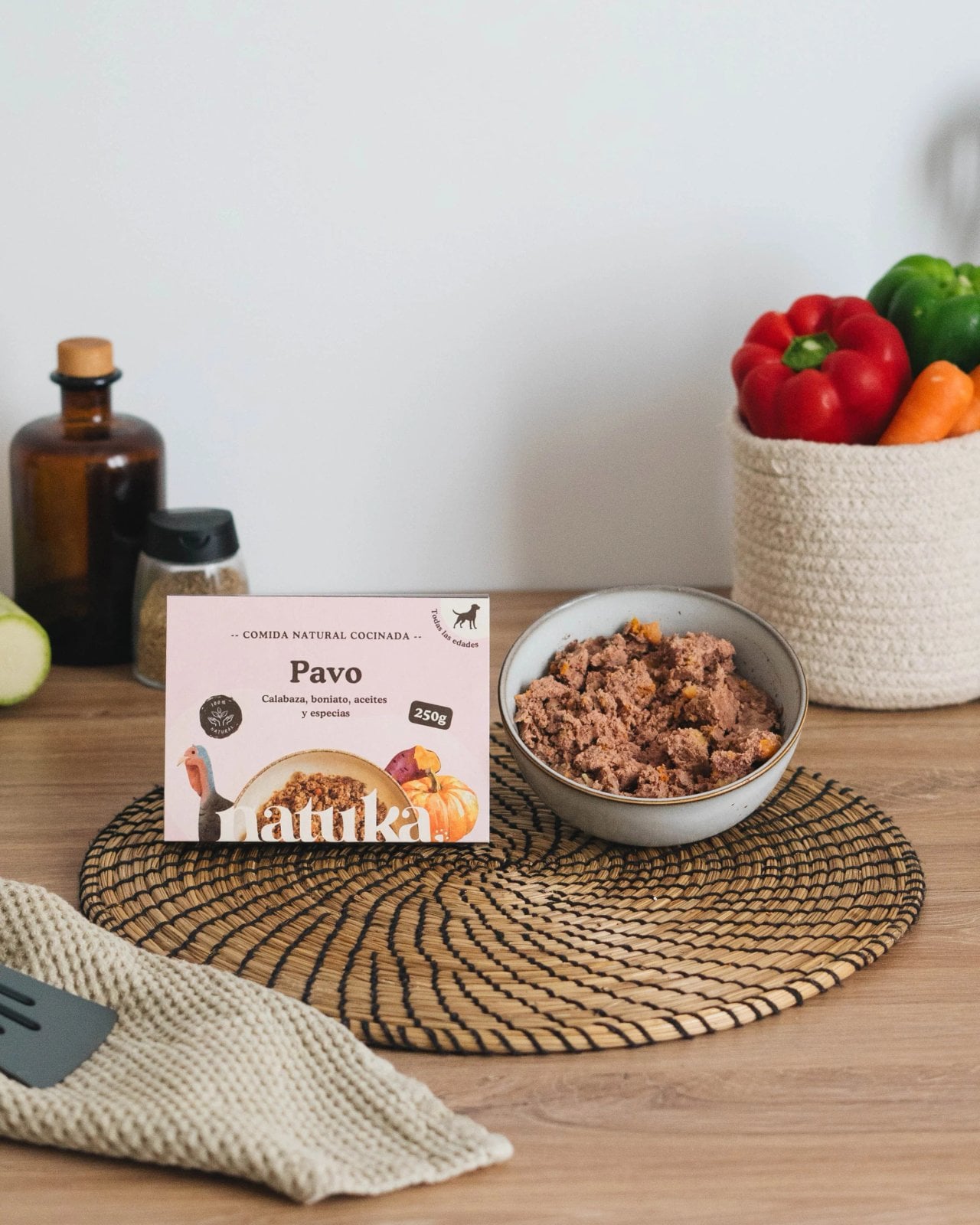 Envase del menú cocinado de pavo Natuka