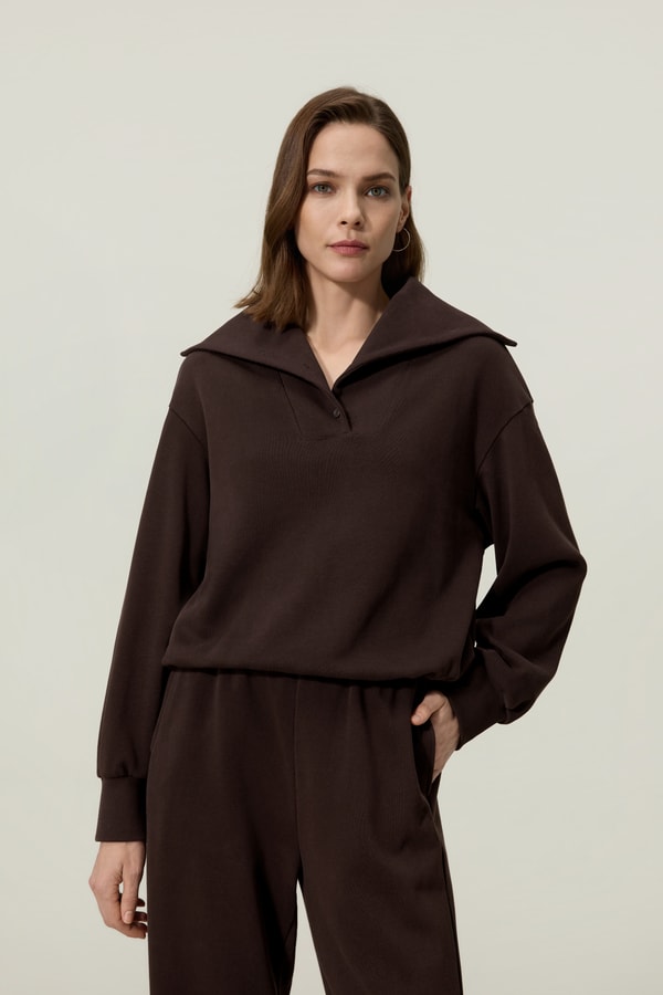 Oversize-Sweatshirt aus Seidenfrottee mit halbem Knopfverschluss von LILYSILK