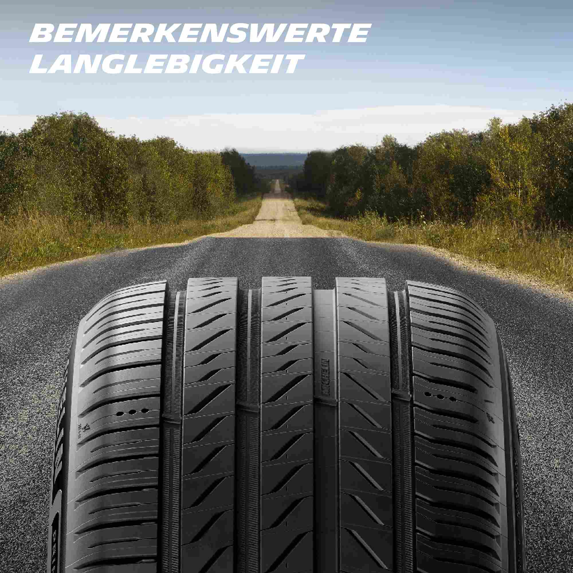 Michelin Reifen in einer sommerlichen Fahrszene