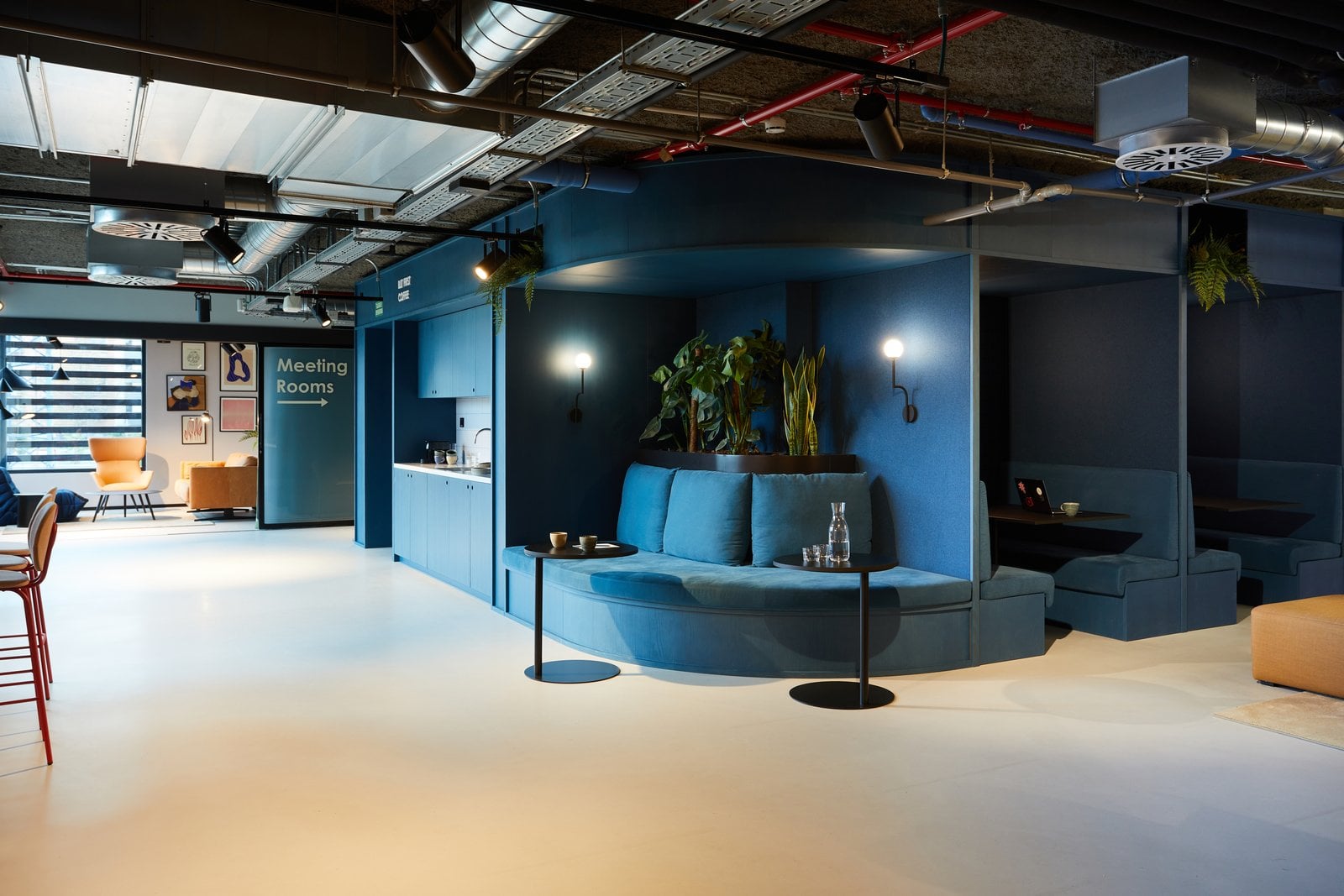 Zona lounge comunitaria de The Social Hub Barcelona